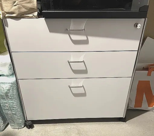 Rollcontainer mit 3 Schubladen und Schloss