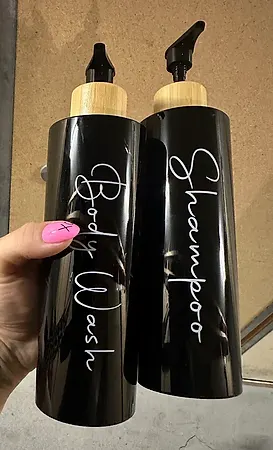 Set mit 2 Seifenspendern Shampoo und Body Wash