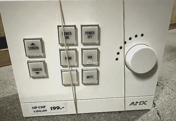 AMX AV-Bedieneinheit mit Tasten und Drehregler