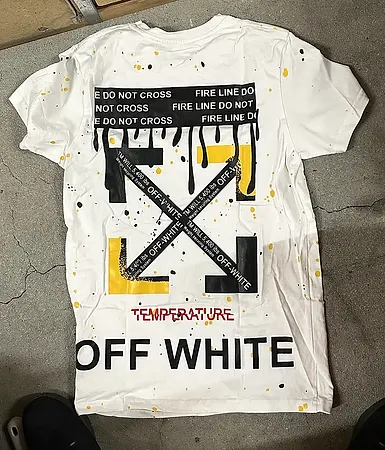 Weisses T-Shirt mit OFF-WHITE Print
