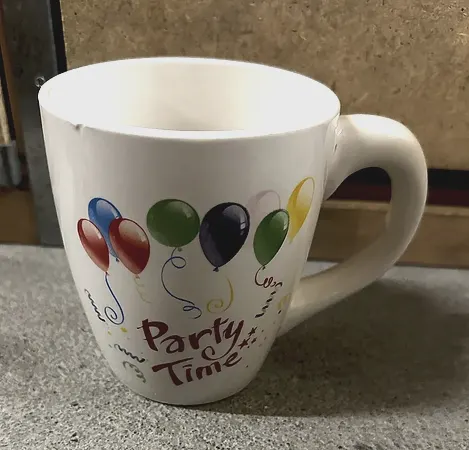 Party Time Tasse mit Ballonmotiv
